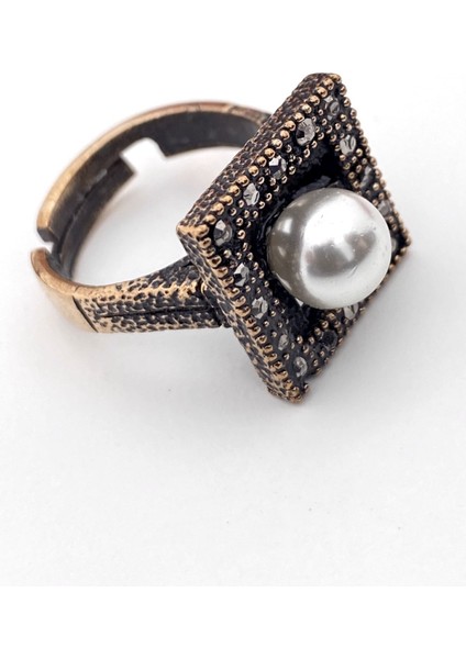 Markazit Taşlı Incili Yüzük