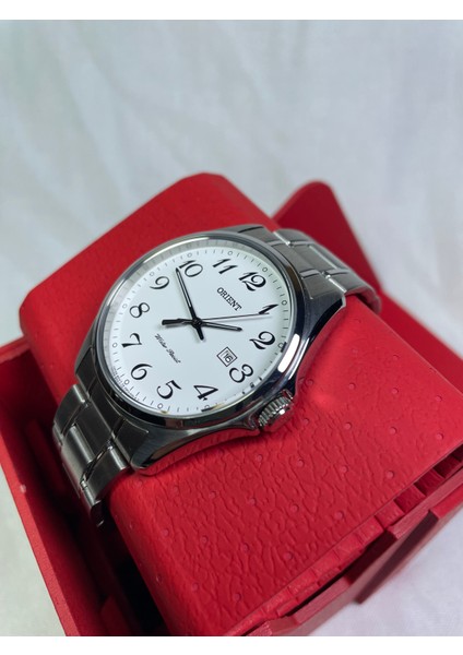 BS902025119A Retro Model Yuvarlak Çelik Kasa Takvimli Beyaz Kadranlı Büyük Rakamlı Günlük Erkek Kol Saati
