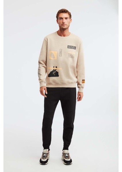 Mıdtown Erkek Çok Pozisyonlu Baskılı Büyük Süs Etiketli Içi Polarlı Bej Sweatshirt