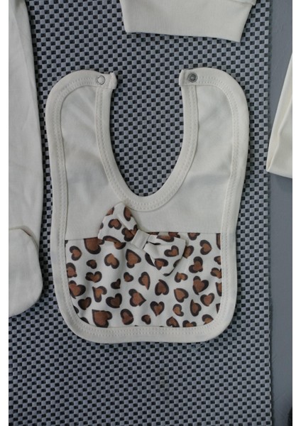Leopar Desenli 7'li Kız Bebek Zıbın Takımı Krem