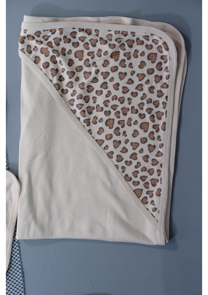 Leopar Desenli 7'li Kız Bebek Zıbın Takımı Bej
