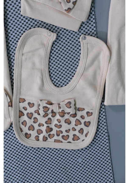 Leopar Desenli 7'li Kız Bebek Zıbın Takımı Bej