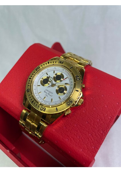 BS9020251133A Retro Model Yuvarlak Çelik Kasa Full Sarı Kaplamalı Üç Fonksiyonlu Takvimsiz Kronometreli Beyaz Kadranlı Lüks Erkek Kol Saati