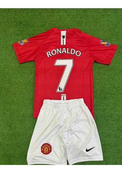 Cristiano Roanldo Moscow 2008 Beyaz Şortlu Çocuk Taraftar Forma Takımı 4'lü Set Çorap +Bileklik Hediyeli modelleri
