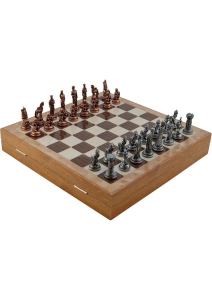 Orta Boy Metal Truva-Sparta Satranç Takımı Antik ve Rustik Desenli Sandıklı Mdf Tahtası (36X36X6 Cm.)