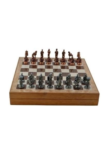 Orta Boy Metal Truva-Sparta Satranç Takımı Antik ve Rustik Desenli Sandıklı Mdf Tahtası (36X36X6 Cm.)
