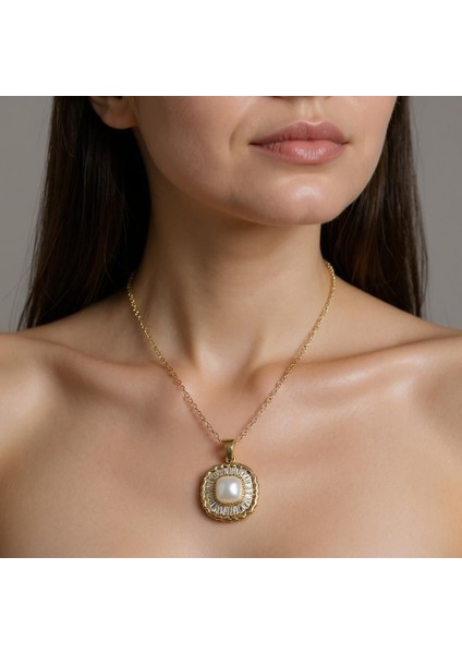 İnci Taşlı Altın Renk Kadın Kolye – Zarif Vintage Model Zarif Kadın Takı Modeli