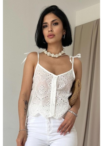 AYDOGANTICARET44 Beyaz Bağcıklı Brode Bluz