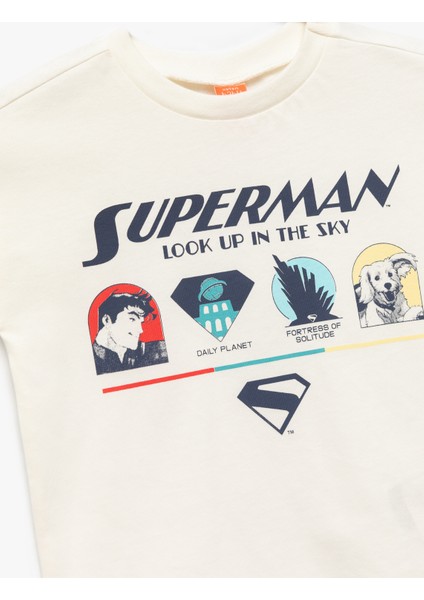 Superman Lisanslı Bisiklet Yaka Kısa Kollu Pamuklu Baskılı Tişört