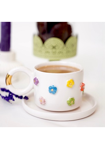 Rengarenk Papatya Temalı 24K Altın Süslemeli Seramik Mug