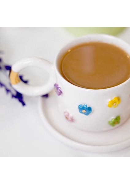 Rengarenk Papatya Temalı 24K Altın Süslemeli Seramik Mug fırsatları