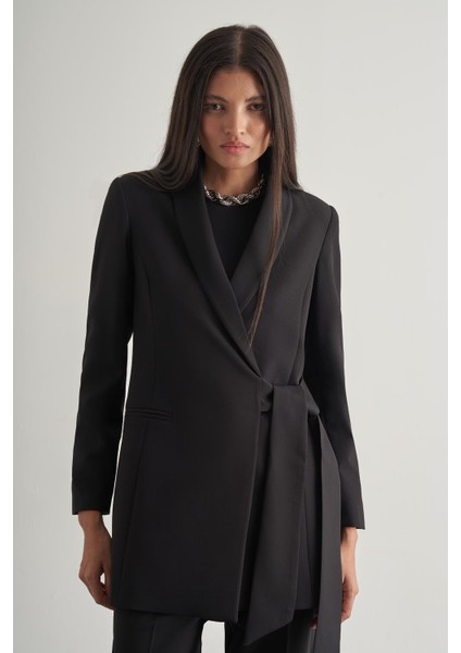 Bağlama Detaylı Siyah Krep Blazer Ceket
