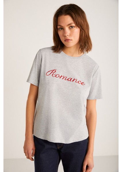 Elestren Kadın Oversize Kısa Kollu Önü Kırmızı Yazi Detaylı Gri T-shirt