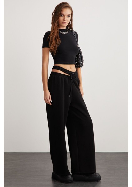 Niara Kadın Pamuk Elastan Bisiklet Yaka kısa Kollu Slim Fit Crop Siyah T-Shirt