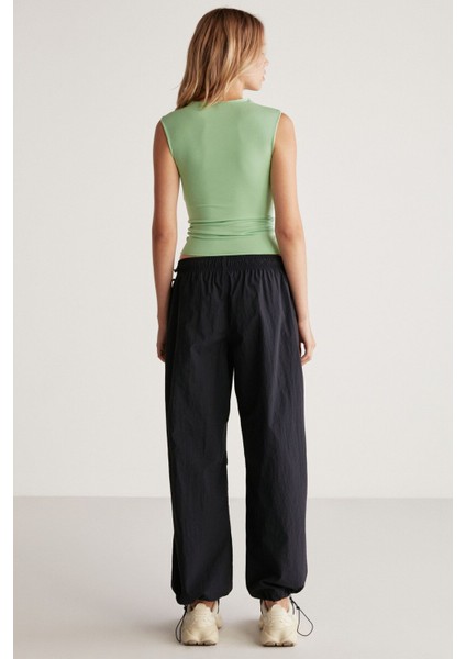 Gınny Kadın Sandy Esnek Kumaşlı Açık Uçlu Dikişli Vücudu Saran Kolsuz Yeşil Bluz fırsatları