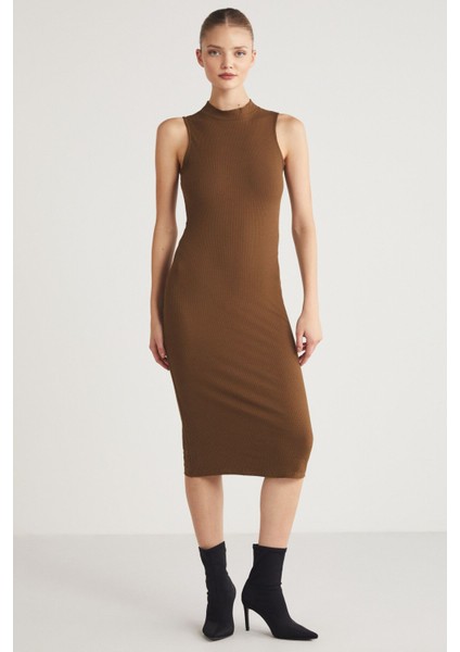 PANNI Kadın Bisiklet Yaka Kolsuz Slim Fit Midi Kahverengi Elbise
