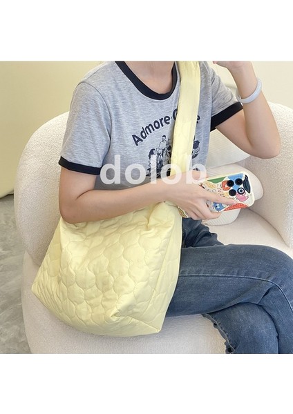 Basit Crossbody Çanta Kadın Düz Renk Büyük Kapasiteli Omuz Çantası 2023 Yeni Aşağı Hissediyorum Pamuk Dolgulu Kapitone Çanta (Yurt Dışından) fiyatları