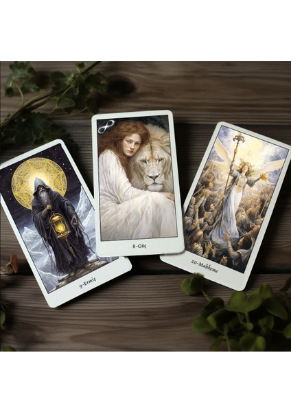 Mistik Cadı Tarot / 78 Kart ve Rehber Kitap