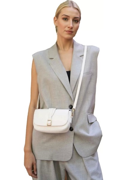 Kadın Minimalist Çapraz Askılı Suni Deri Çanta Günlük ve Şık Kullanım Modern Stil Trend Tasarım