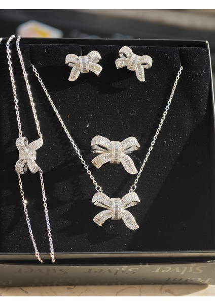 Fiyonk Figürlü Zirkon Taşlı Set