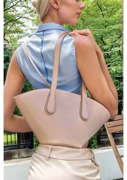 Kadın Şık Bej Suni Deri Shopper Çanta Günlük ve Iş Kullanımı Için Özenle Seçilmiş Mükemmel Uyum