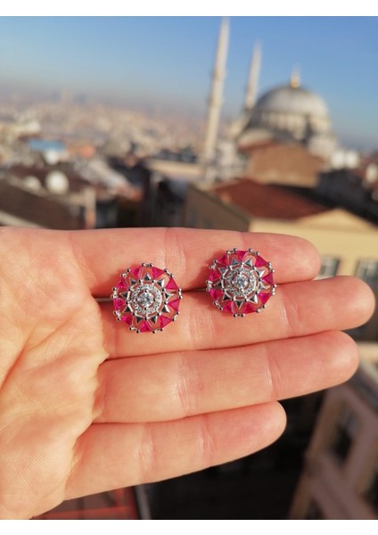 Pembe Taşlı Çivili Küpe
