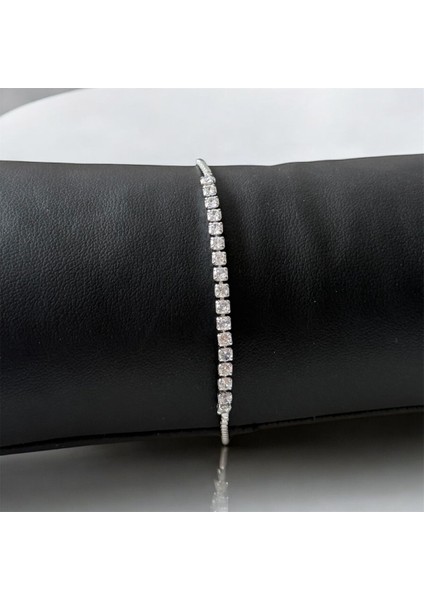 Olala Zirkon Taşlı Rodyum Kaplı Su Yolu 14 Şubat Sevgiliye Hediye Abiye Şık Lüks Asansörlü Bileklik fiyatları