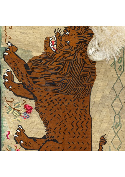 Terra Aslan Desenli El Dokuma Kilim 177X263 cm modelleri