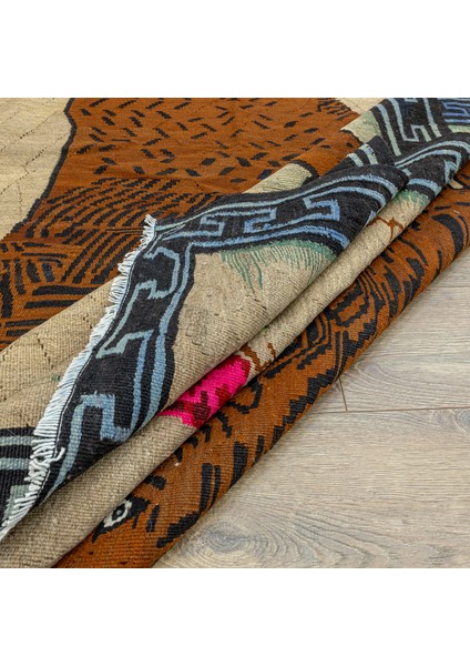 Terra Aslan Desenli El Dokuma Kilim 177X263 cm indirimleri