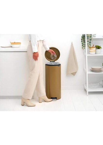 Çöp Kutusu Newıcon Warm Brass Pedallı 30 Lt Çöp Kovası fiyatları