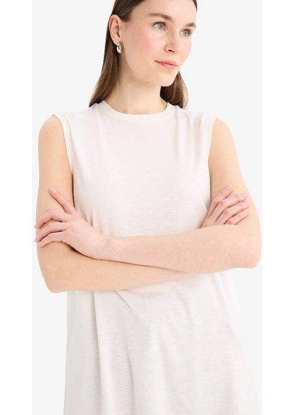 Yeni Sezon Regular Fit Bisiklet Yaka Basic Düz Kolsuz Tesettür Tişört