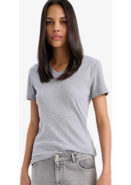 Yeni Sezon Slim Fit Dar Kesim V Yaka Basic Düz Ribana Kısa Kollu Tişört