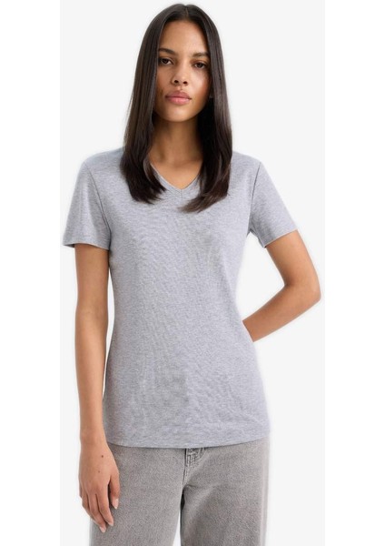 Yeni Sezon Slim Fit Dar Kesim V Yaka Basic Düz Ribana Kısa Kollu Tişört modelleri