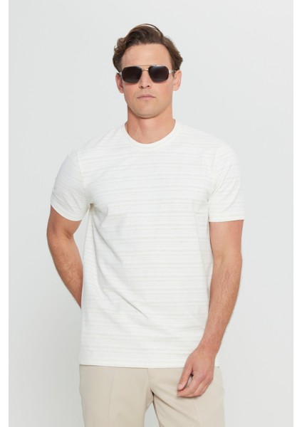 Pamuklu Slim Fit Dar Kesim Bisiklet Yaka Esnek Tişört