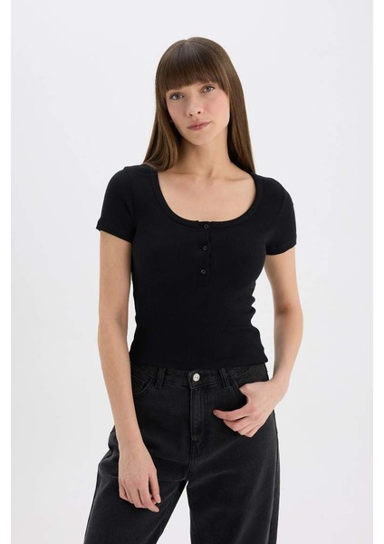 Yeni Sezon Slim Fit Dar Kesim Yuvarlak Yaka Basic Düz Fitilli Kaşkorse Kısa Kollu Siyah Tişört fırsatları