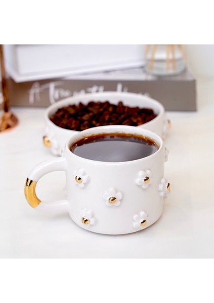 24K Altın Süslemeli Zarif Papatya Temalı El Yapımı Seramik Mug