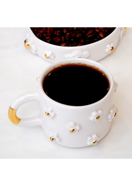 24K Altın Süslemeli Zarif Papatya Temalı El Yapımı Seramik Mug