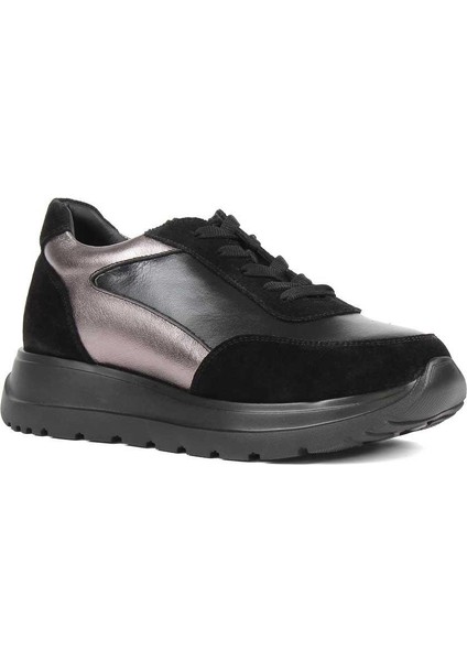 Kadın Siyah Bağcıklı Kalın Tabanlı Süet Deri Sneaker
