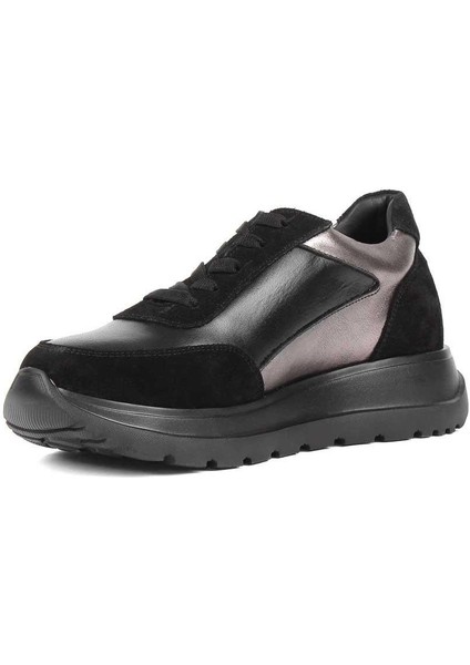 Kadın Siyah Bağcıklı Kalın Tabanlı Süet Deri Sneaker
