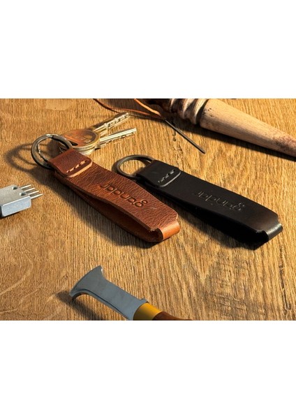 Keyso Modeli / Hakiki Deri 2 Katlı Minimal Estetik Eskitilmiş Halkalı Anahtarlık (İSİM BASILABİLİR)