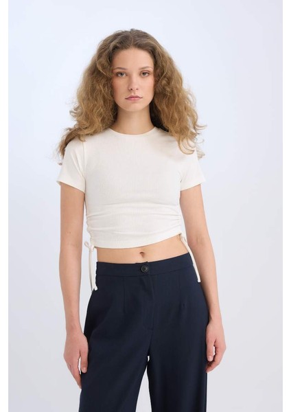 Yeni Sezon Fitted Polo Yaka Fitilli Kaşkorse Kısa Kollu Beyaz Tişört fırsatları