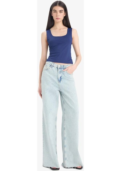 Yeni Sezon Slim Fit Dar Kesim Basic Düz Kare Yaka Atlet fiyatları