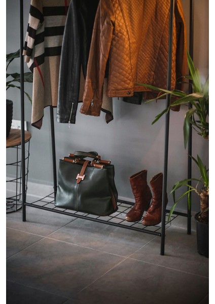 Minimalist Metal Elbise Askılığı Alt Raflı Şık Kıyafet Düzenleyici Stand (Dekoratif Tasarım) fırsatları