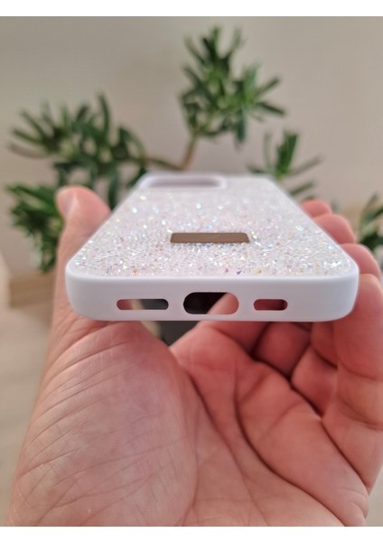 iPhone 15 Pro Uyumlu Işıltılı Taşlı Kamera Çıkıntılı Içi Kadife Kaliteli Lüks Kılıf