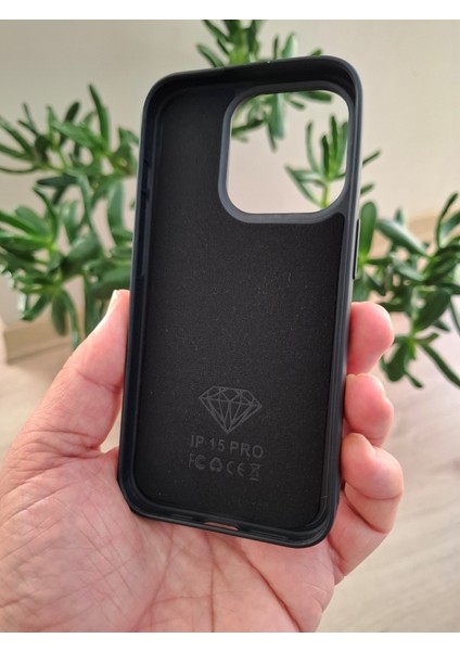 iPhone 15 Pro Uyumlu Işıltılı Taşlı Kamera Çıkıntılı Içi Kadife Kaliteli Lüks Kılıf