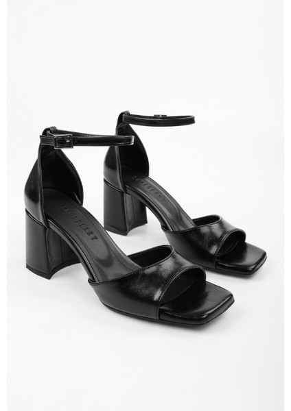 Kadın Sarge Siyah Parlak Cilt Topuklu Ayakkabı