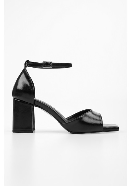 Kadın Sarge Siyah Parlak Cilt Topuklu Ayakkabı fiyatları