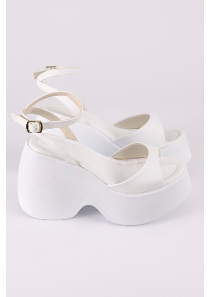 Dlg 51 Dolgu Tabanlı Bilekten Bağlamalı Sandalet fiyatları