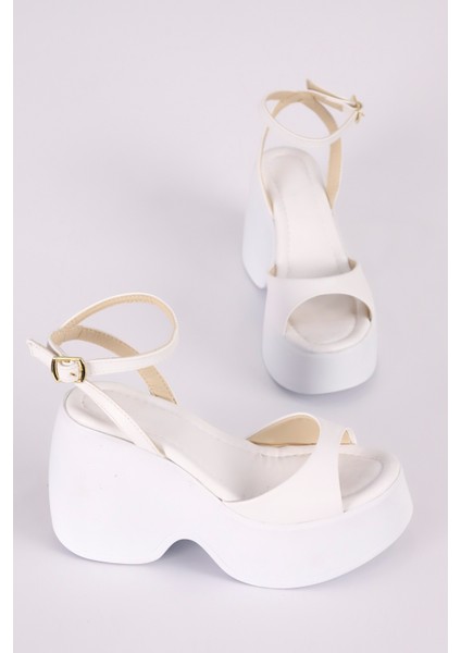 Dlg 51 Dolgu Tabanlı Bilekten Bağlamalı Sandalet fırsatları