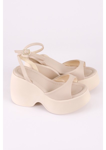 Dlg 51 Dolgu Tabanlı Bilekten Bağlamalı Sandalet fırsatları